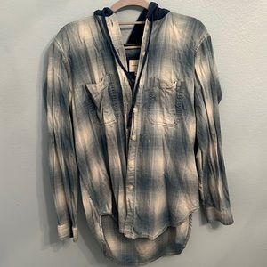 American Eagle Women’s Blue and White Flannel